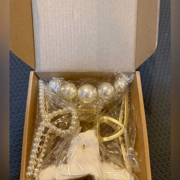 Gold and White Hair Claw 4 Piece Set - Picture 4 of 6